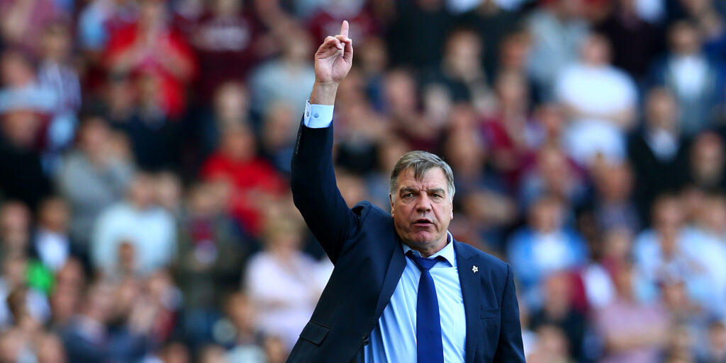 Sunderland offer the job to ex-West Ham boss