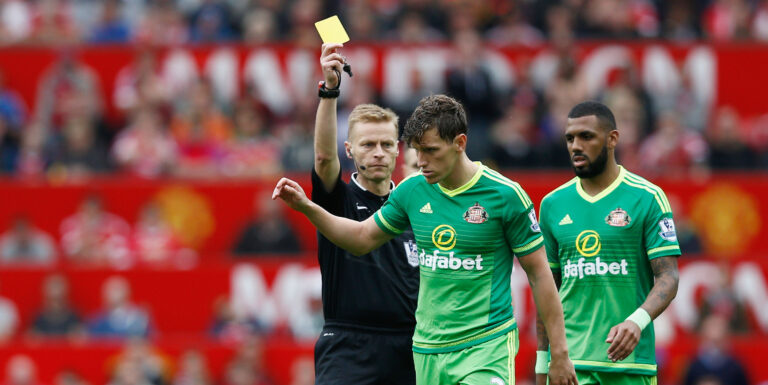 Jones left feeling “embarrassed”by Sunderland defending