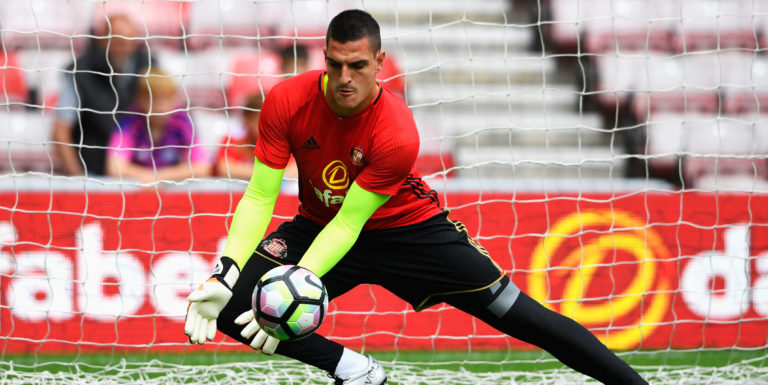 Mannone suffers injury setback