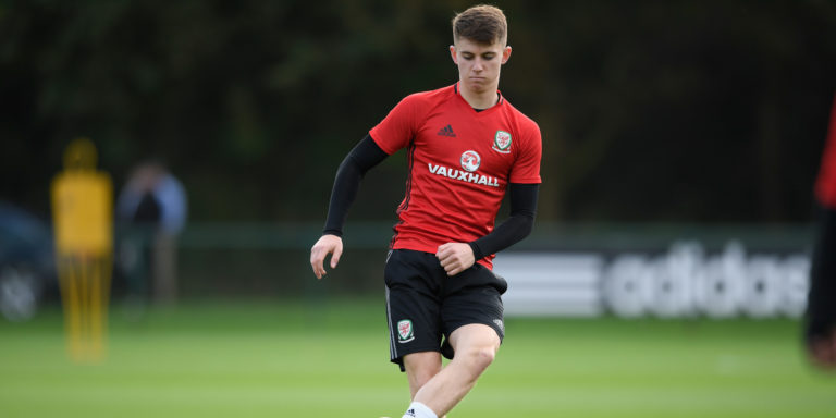 Sunderland agree loan deal with Liverpool for Ben Woodburn
