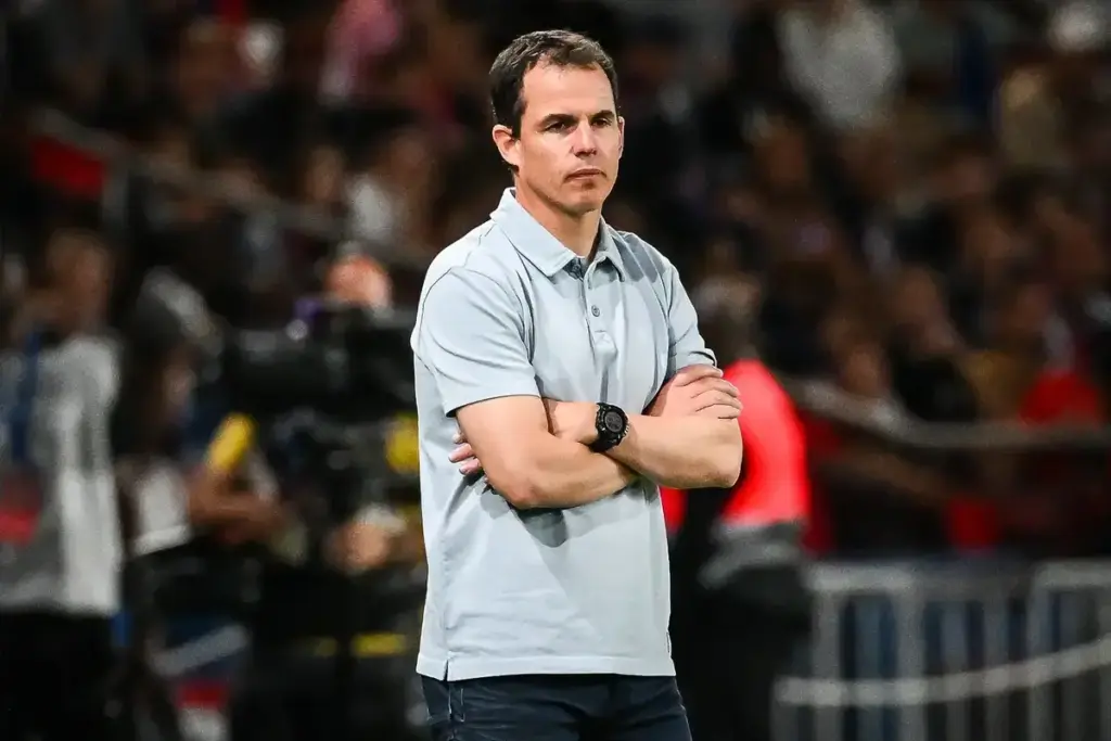 Regis Le Bris admits Sunderland’s ‘season is over’ ahead of Manchester United visit