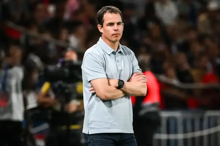 Regis Le Bris admits Sunderland’s ‘season is over’ ahead of Manchester United visit