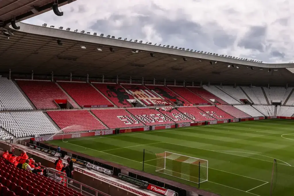 Sunderland set to open contract talks with Jack Whittaker