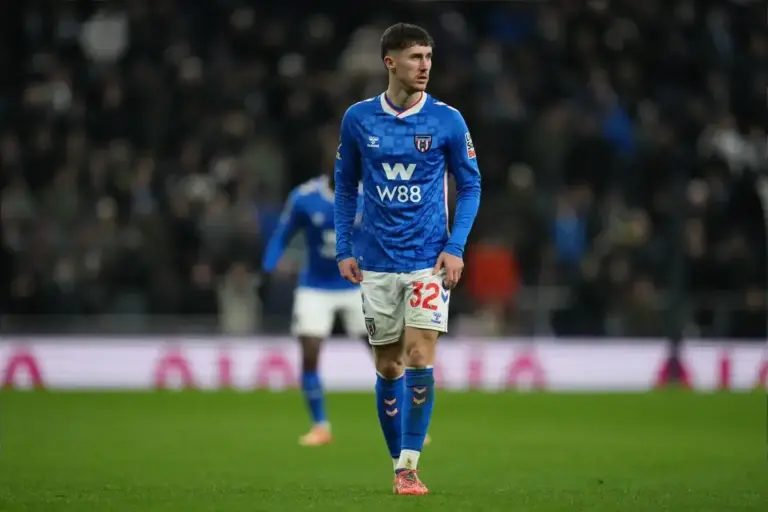 Trai Hume Reveals Sunderland Versatility and Le Bris Trust