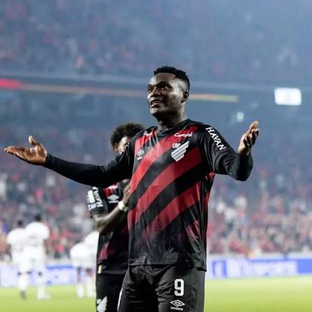 Sunderland and Aston Villa Tracking Kevin Viveros