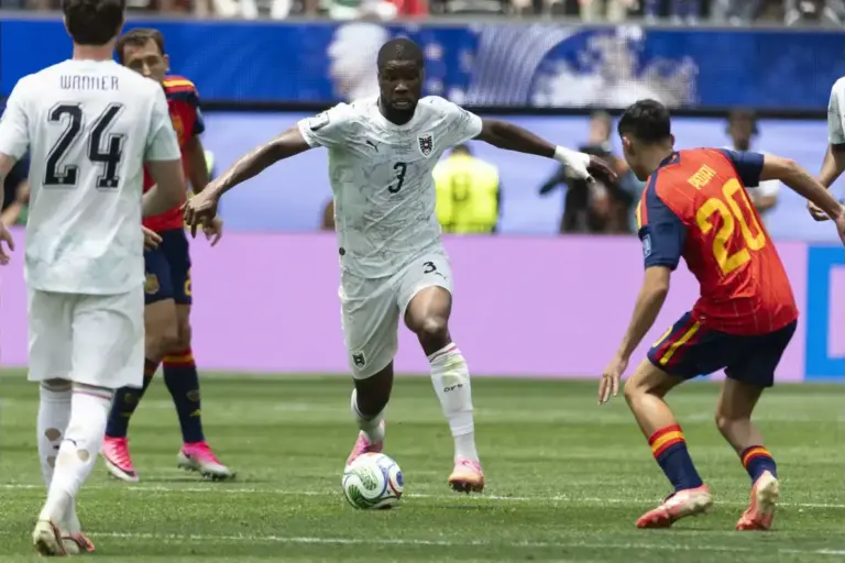 Kevin Danso justifies bold Régis Le Bris decision in Sunderland victory