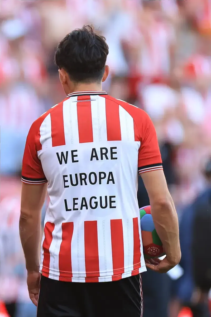 Luke O’Nien of Sunderland celebrates at full time with family as Sunderland qualify for the Europa League during the Premier League match at the Stadium of Light, Sunderland 24/05/2026