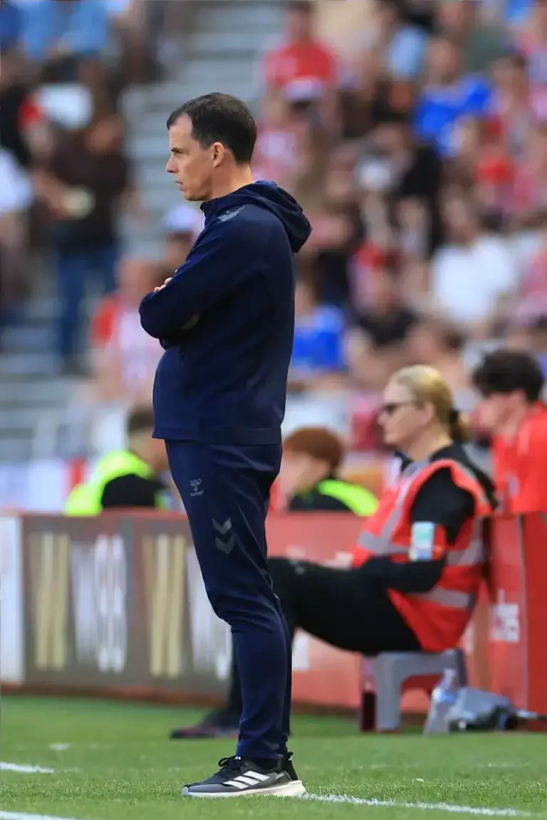 ‘Uncomfortable’ Plan: Régis Le Bris Outlines Sunderland vs Arsenal Tactics