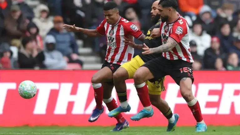 Reinildo Mandava contract dilemma after Enzo Le Fée commits to 2031