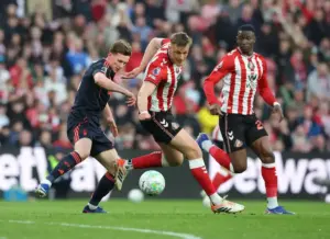 Big Setback For Ballard – Defender Returns to Sunderland After NI injury