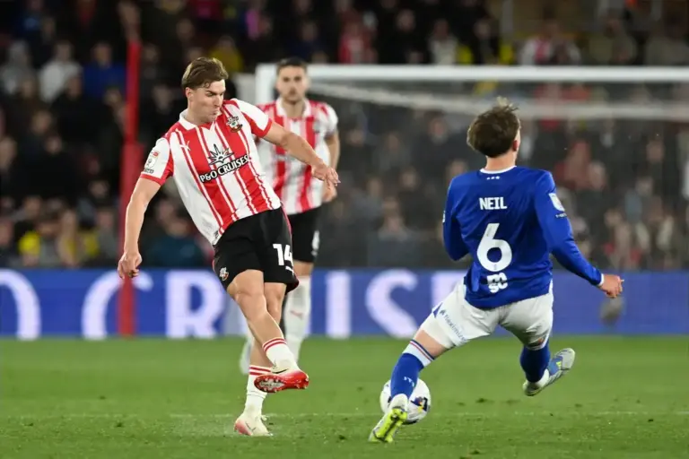 ‘You’re better than this’ — Aiden McGeady praises Dan Neil after Rangers display